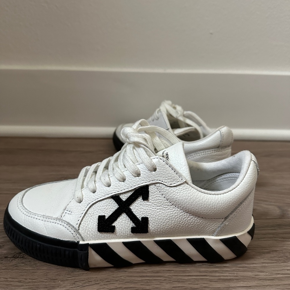 OFF-WHITE vulcanized low βwhite blackβ sneaker